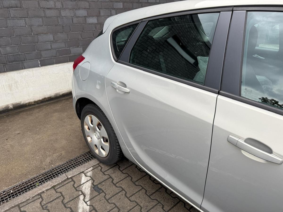 Opel Astra J original Tür hinten rechts Z167 Pannacotta Rohbau 5Türer Fließheck BJ09